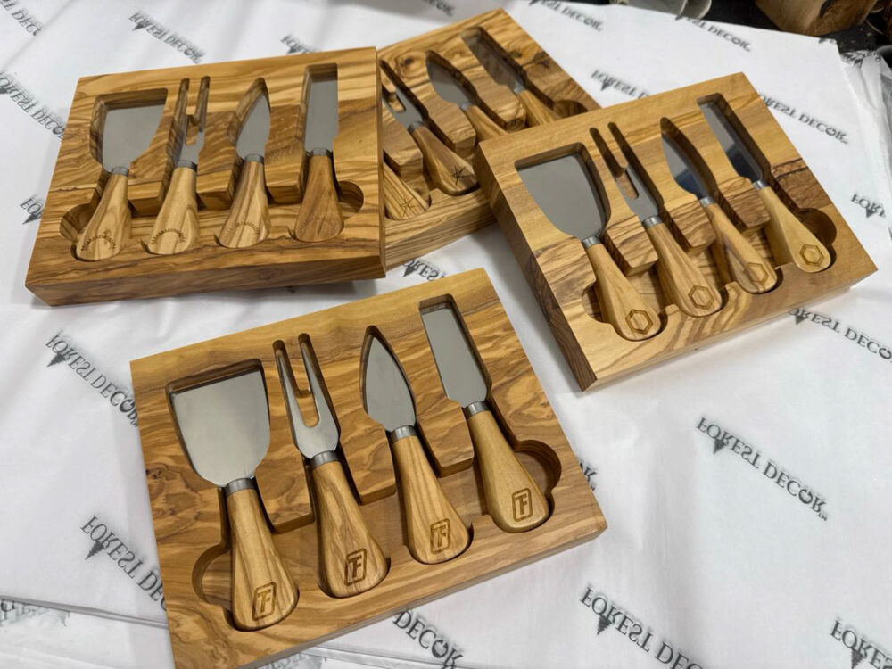 Cheese knives for corporate gifts