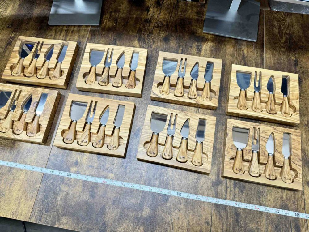Cheese knives for corporate gifts