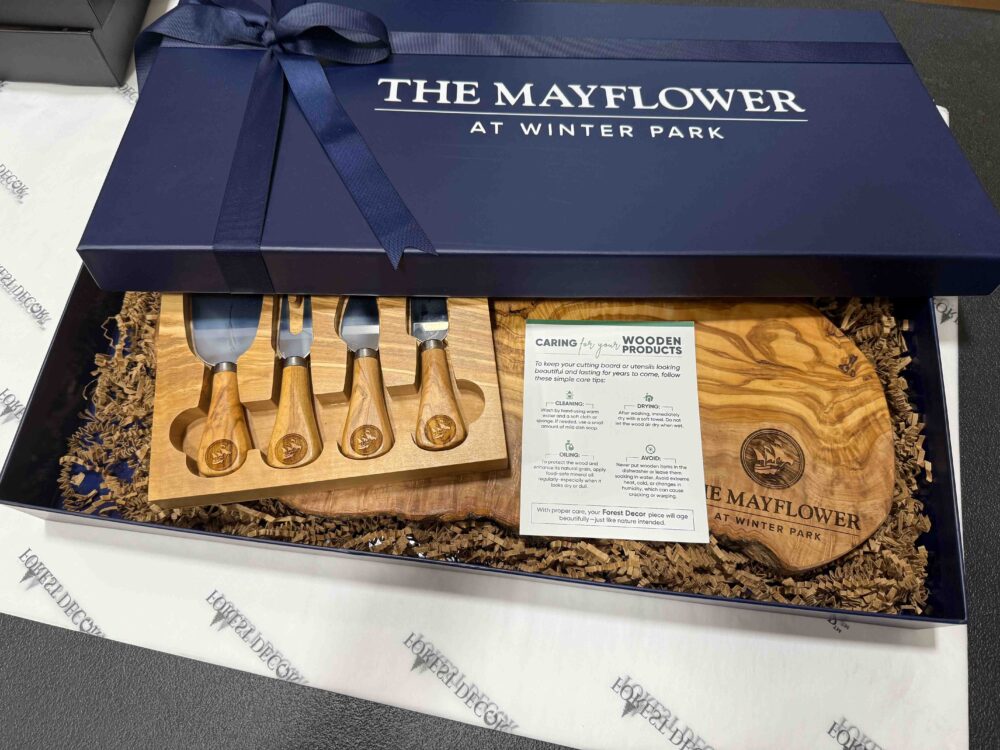 Olive wood cutting boards gift boxes