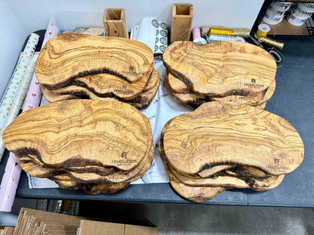 Bulk Olive wood cutting boards for sale