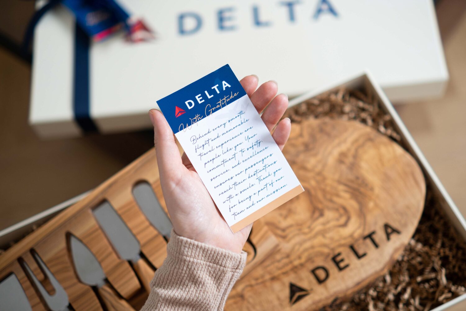 Corporate gift boxes with notes