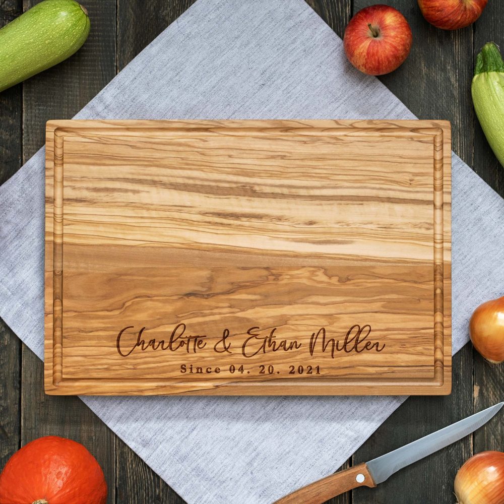 Personalized Wedding Cutting Board - Mr. & Mrs. Design