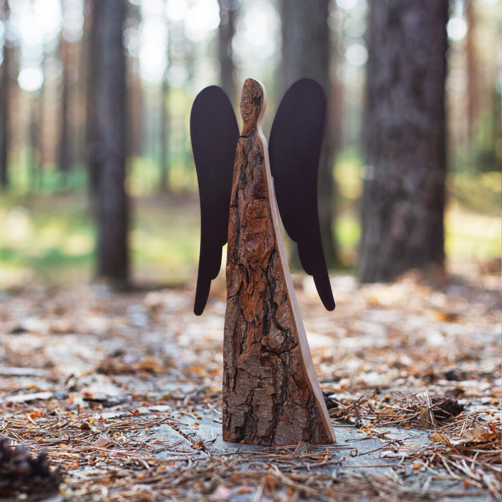 Angel Figurine with Metal Wings Decoration