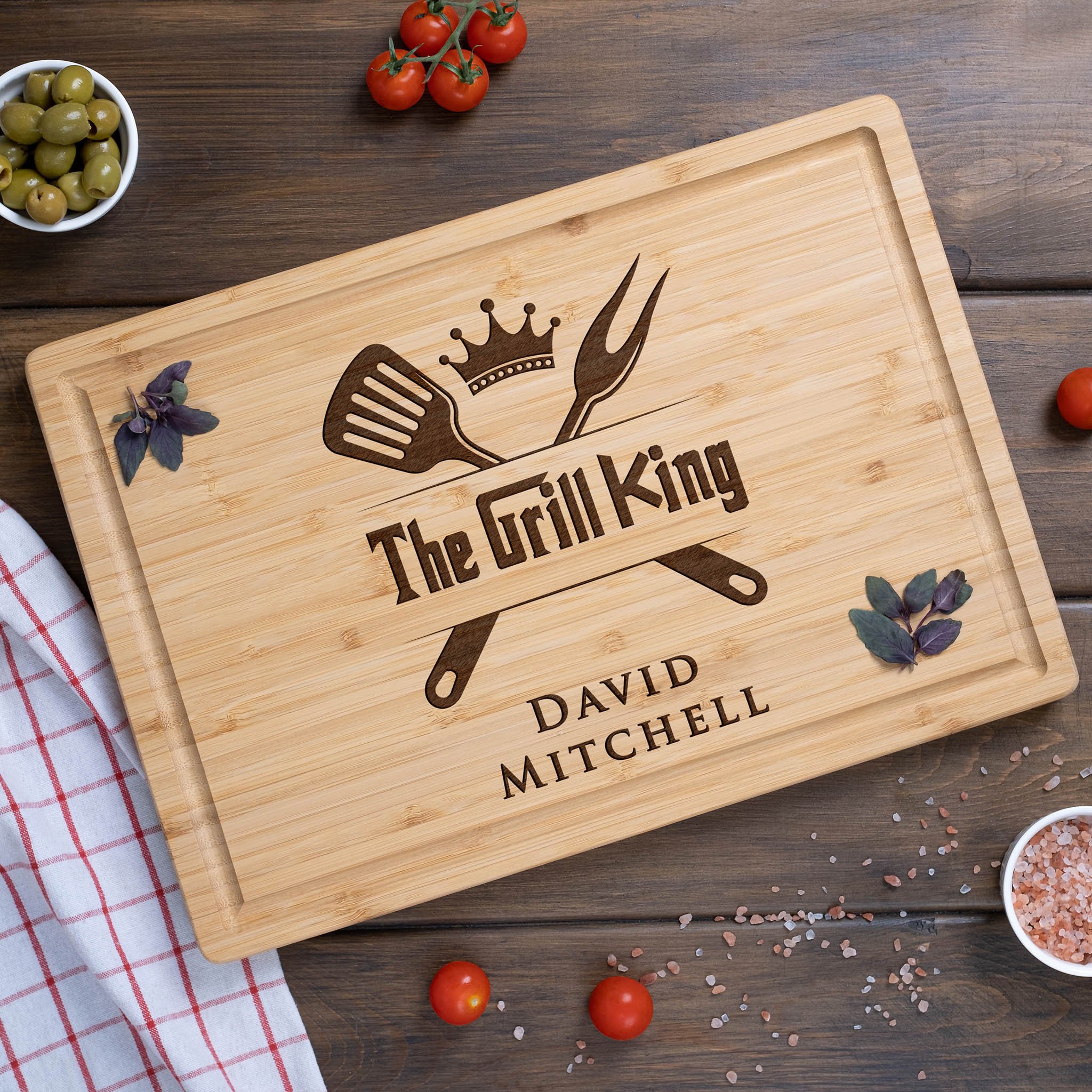The Grill King Personalized Cutting Board