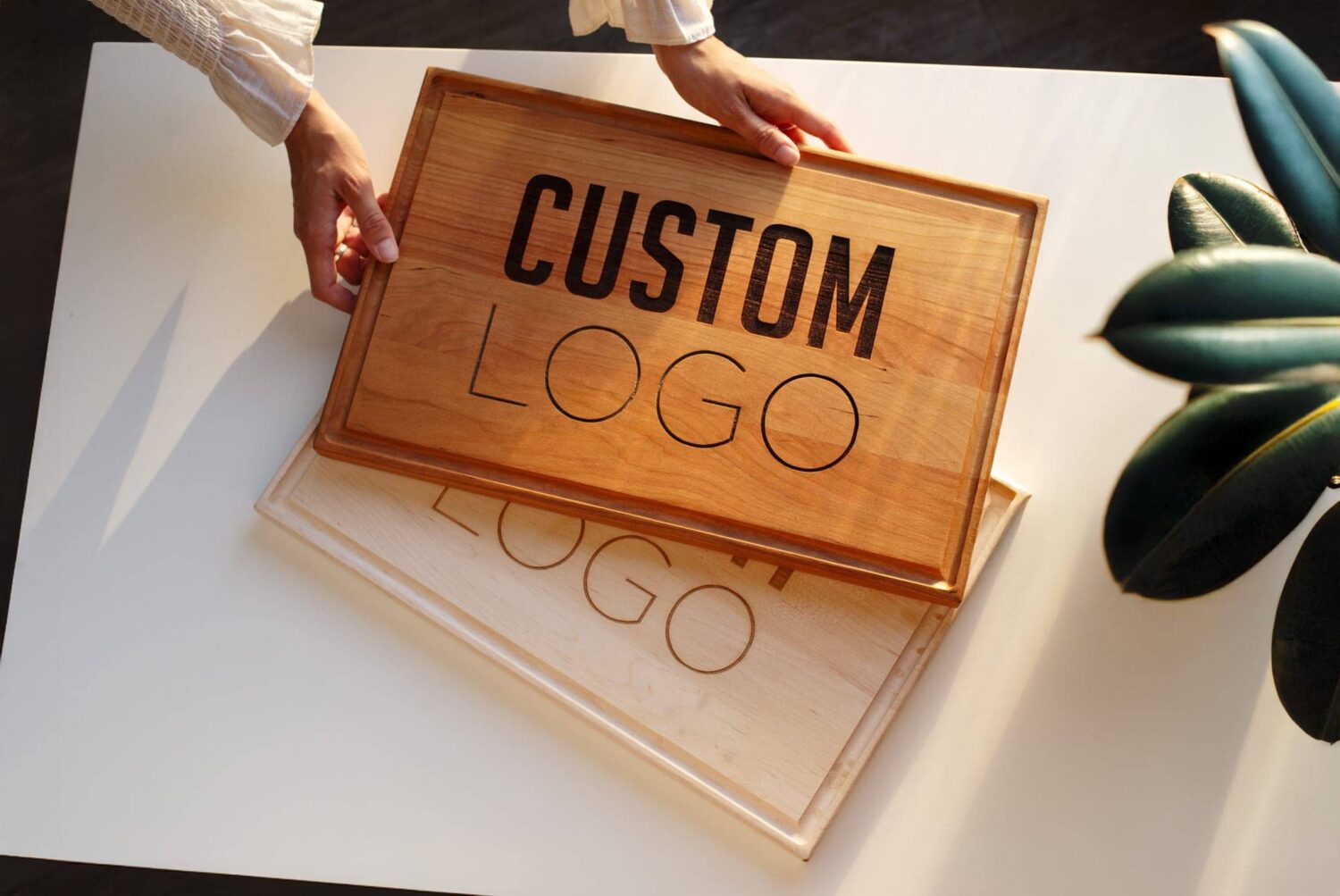 Corporate gifts cutting boards with logo