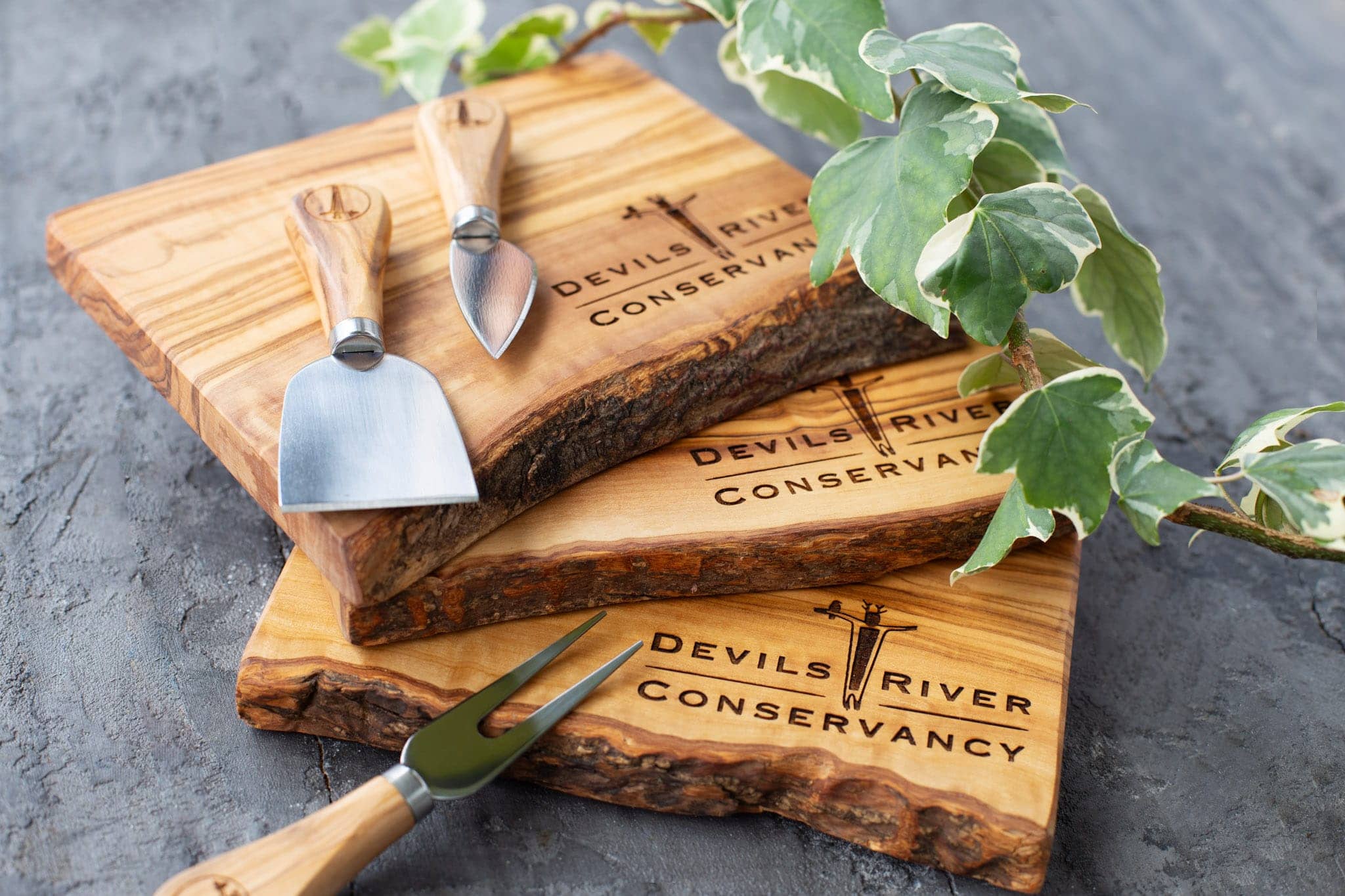 Cutting boards with Logo and Brand names For corporate gifts